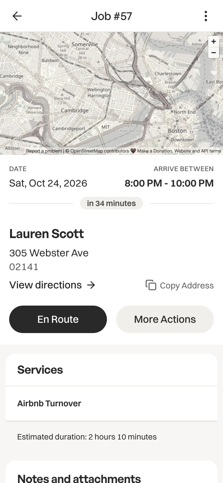 Cleenfy Field App on a cleaner's phone: tonight's Airbnb turnover with the client, address, arrival window and an En Route button.
